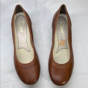 RIEKER ANTISTRESS HIGH QUALITY BROWN WOMENS SHOES SIZE 9. NEW